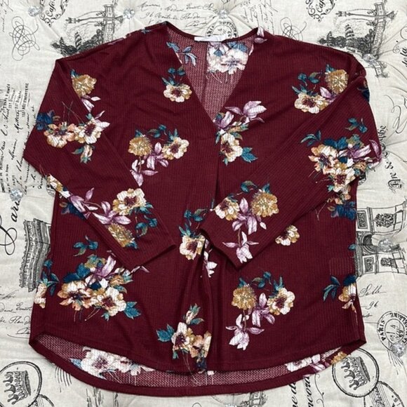 Lush Floral Long Sleeve V-Neck Top - Picture 3 of 9